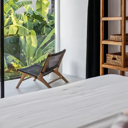 White Residence - Art & Boutique Villas