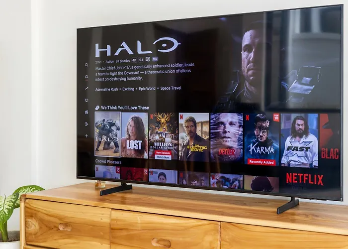 White - Art & Boutique سمينياك