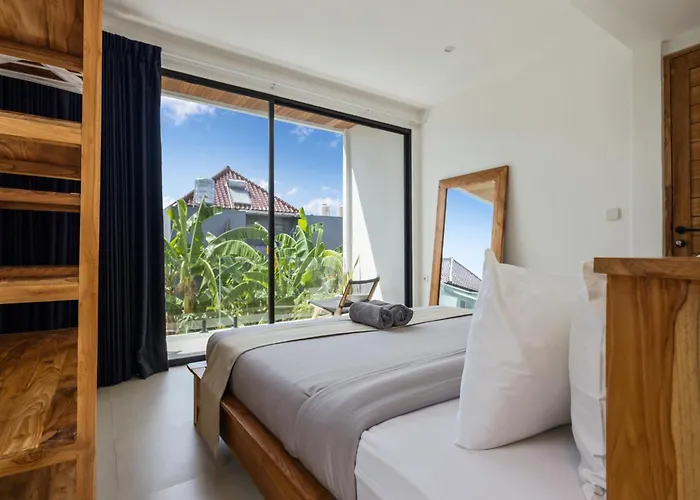 White - Art & Boutique 4* سمينياك
