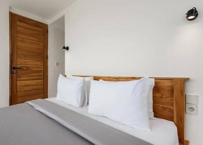 فندق White - Art & Boutique 4*